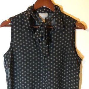 🍁 Sleeveless Sheer Tie Neck Blouse